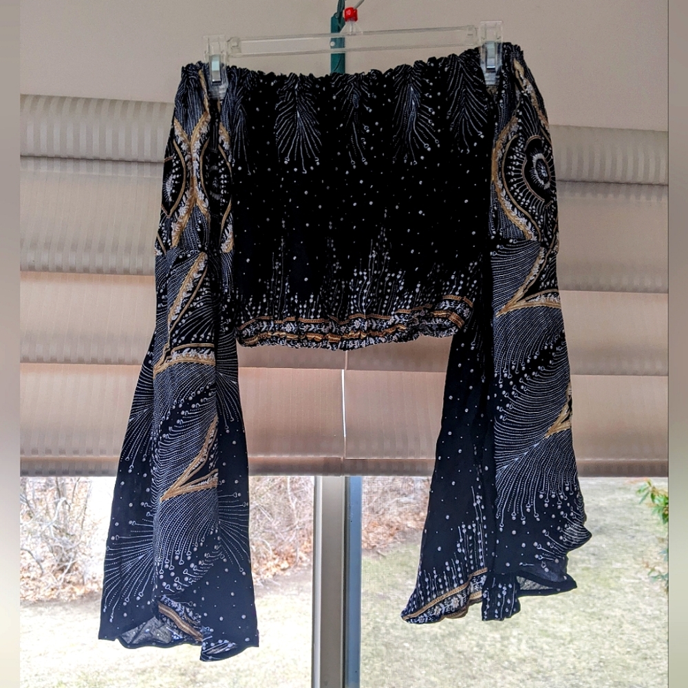 Tube Patterned Crop Top with Long Flowing Sleeves Size Small